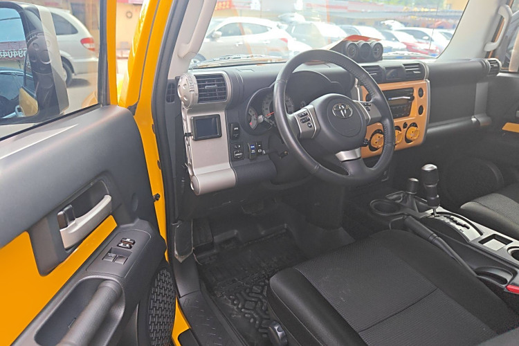 Toyota FJ Cruiser 2017 car image #10