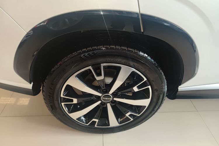 Roewe D5X DMH 2025 car image #10