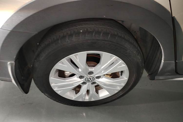 Volkswagen C-Trek 2018 immagine di auto #10