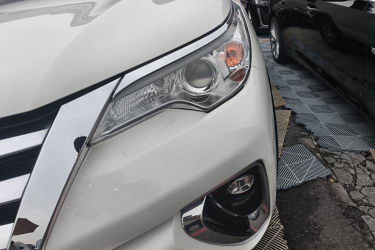 Toyota Fortuner 2018 #10 Toyota Fortuner 2018 immagine di auto #10