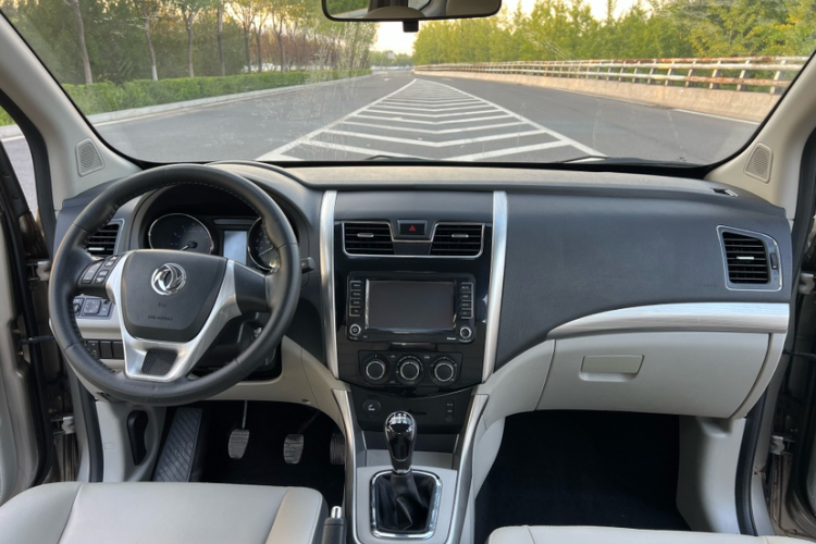 Forthing S500 2015 car image #10