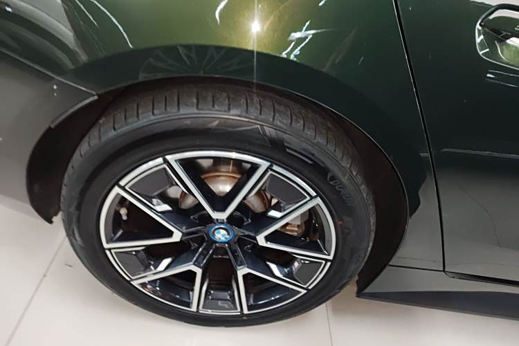 BMW i4 M50 2024 #10 BMW i4 M50 2024 car image #10