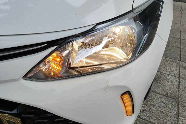 Toyota Vios FS 2019 صورة سيارة #10