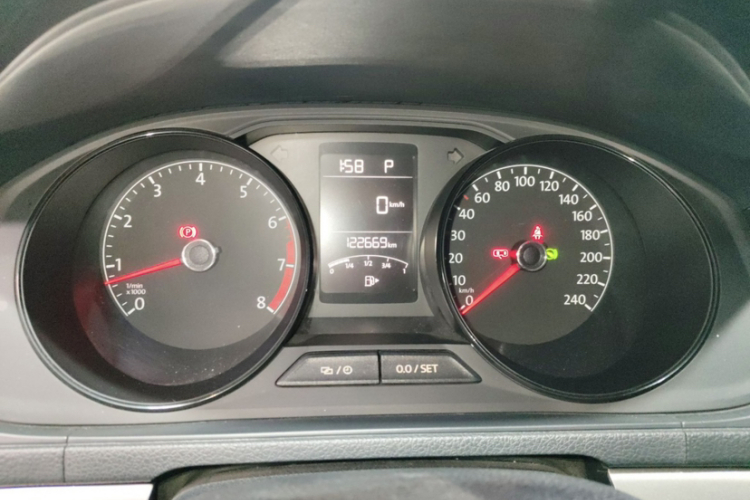 Volkswagen Gran Lavida 2017 immagine di auto #10