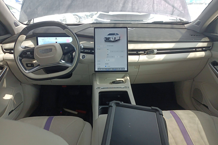 GEELY PrefaceL 2023 car image #10