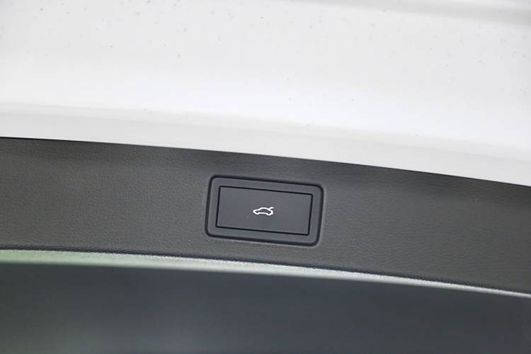 Volkswagen Tayron X #10 Volkswagen Tayron X car image #10