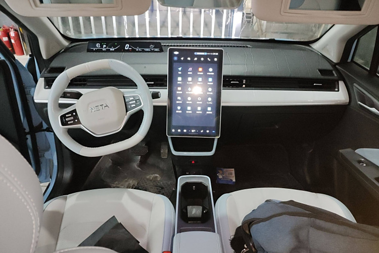 哪吒汽车 哪吒AYA 2023 汽车图片 #10