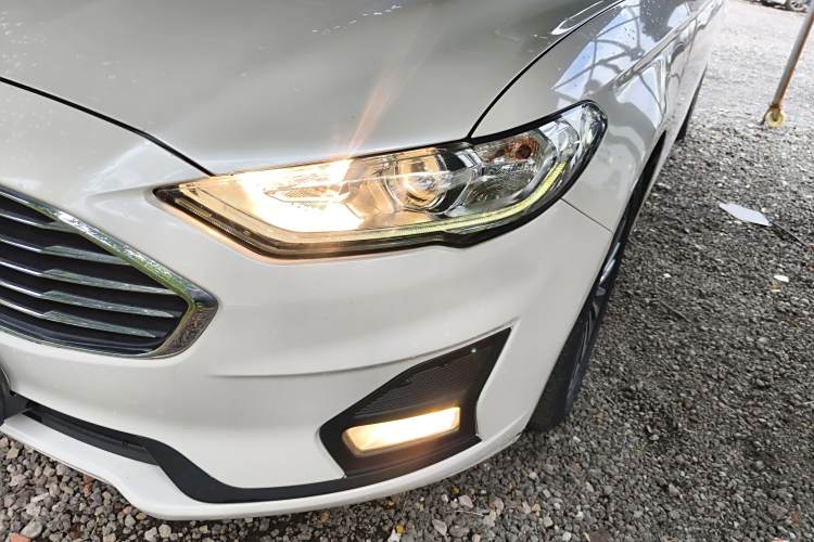 Ford Mondeo New Energy 2020 car image #10