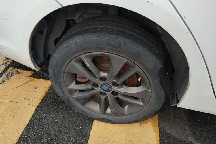 BYD Qin New Energy 2018 car image #10