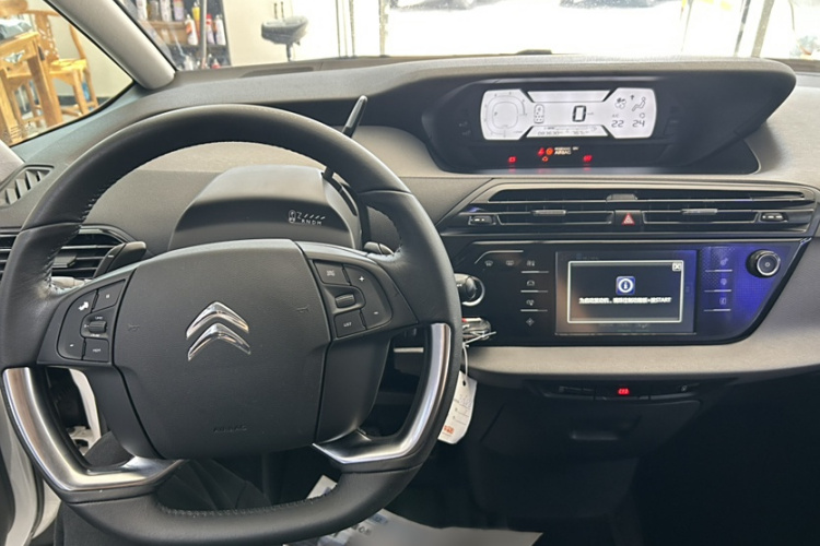 Citroen C4 PICASSO 2017 صورة سيارة #10