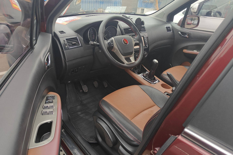 Forthing JOYEAR X5 2015 car image #10