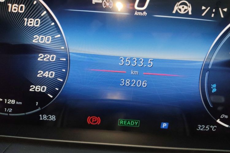 Mercedes-Benz GLE Class New Energy 2023 car image #10