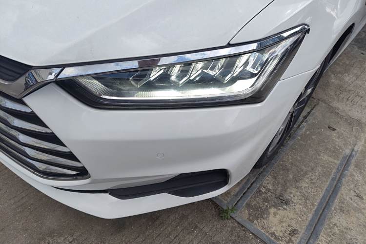 BYD Qin Pro 2019 #10 BYD Qin Pro 2019 car image #10