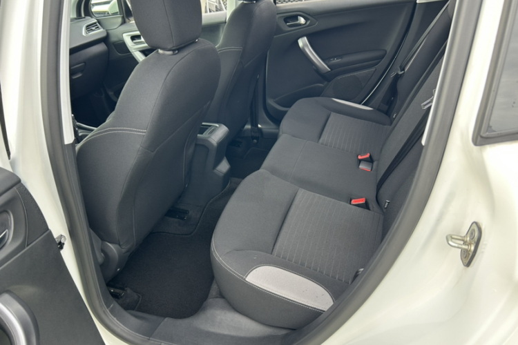 Peugeot 2008 2016 صورة سيارة #10