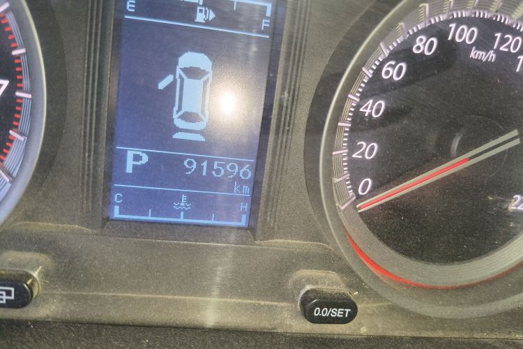 Forthing JOYEAR X5 2018 car image #10