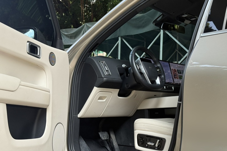 Li L8 2023 изображение автомобиля #10