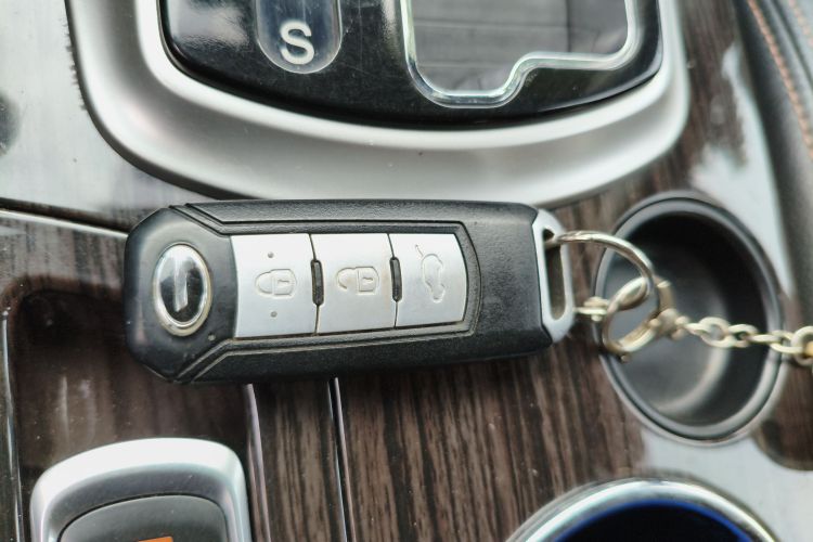 GAC Trumpchi GS5 Super 2015 car image #10