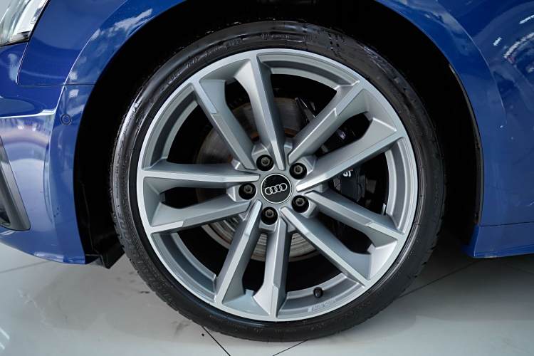 Audi S5 2023 car image #10