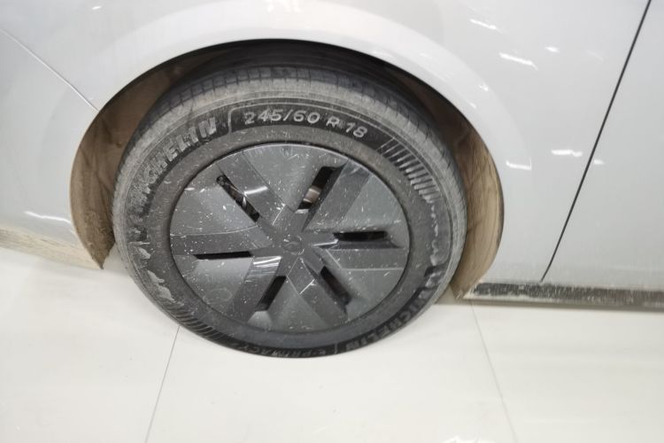 理想汽车 理想MEGA 2024 汽车图片 #10