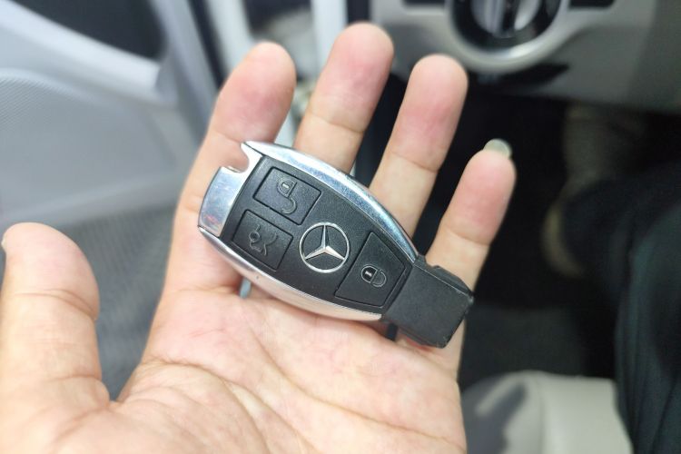 Mercedes-Benz GLK Class 2014 car image #10