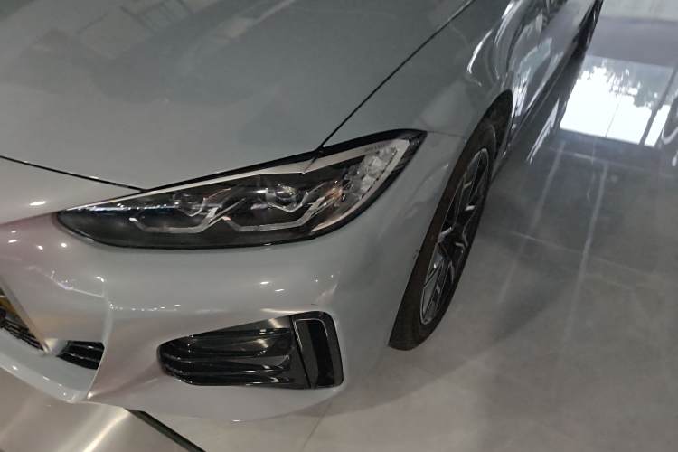 BMW i4 M50 2023 #10 BMW i4 M50 2023 car image #10