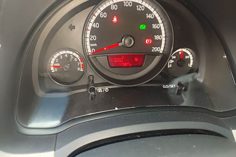 Volkswagen up! 2016 imagem de carro #10