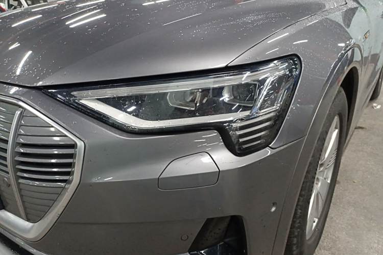 Audi e-tron (Imported) 2020 car image #10