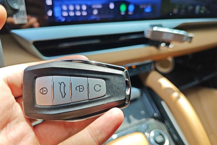 GEELY Monjaro EREV 2023 car image #10