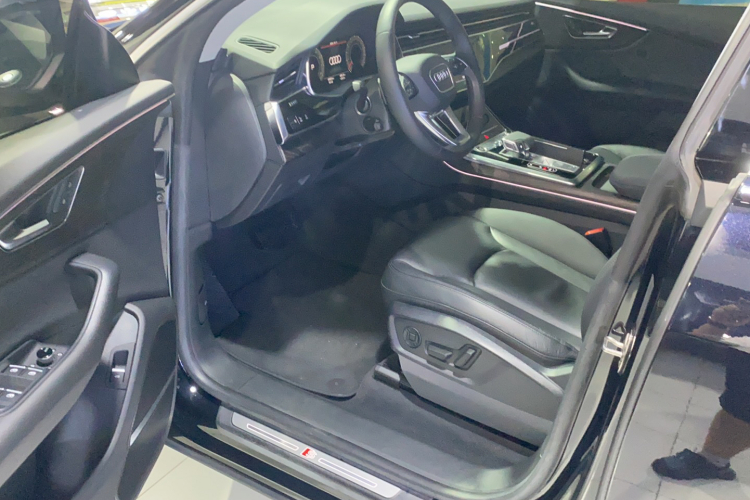 Audi Q8 2020 изображение автомобиля #10