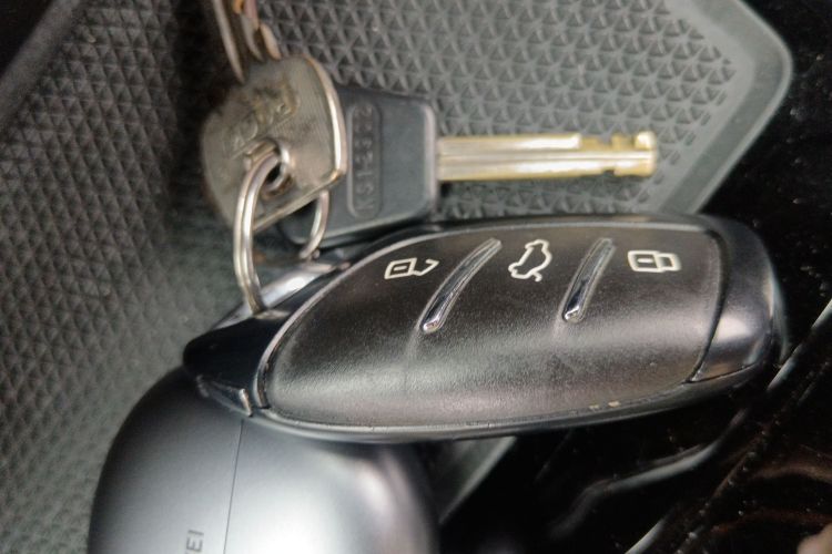 MG 4 EV 2023 #10 MG 4 EV 2023 car image #10