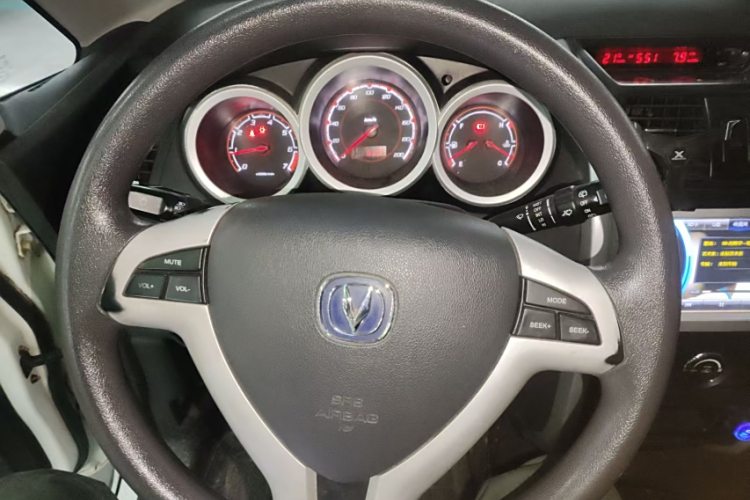 Changan CX20 2015 изображение автомобиля #10