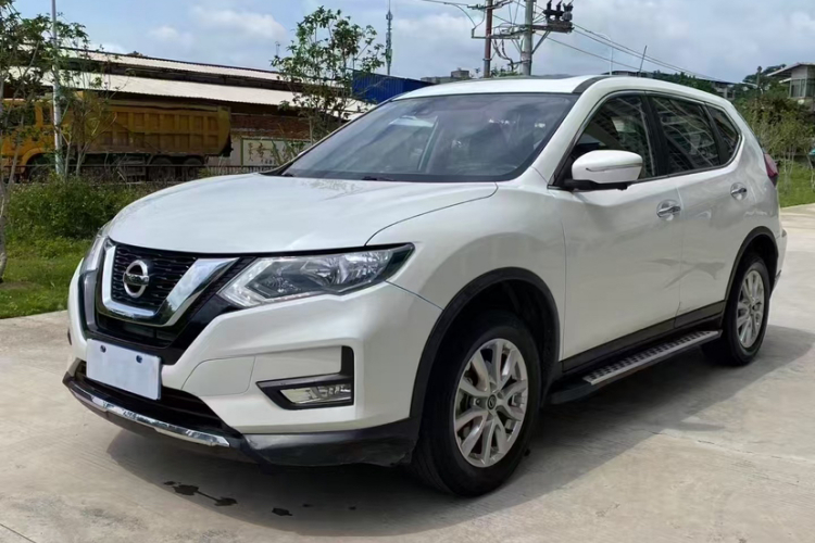 Nissan X-Trail 2019 immagine di auto #10