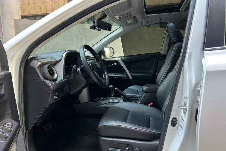 RAV4 2017 #10 RAV4 2017 car image #10