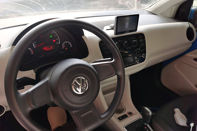 Volkswagen up! 2016 imagem de carro #10