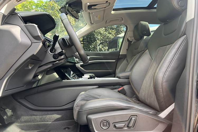 Audi e-tron 2022 #10 Audi e-tron 2022 car image #10