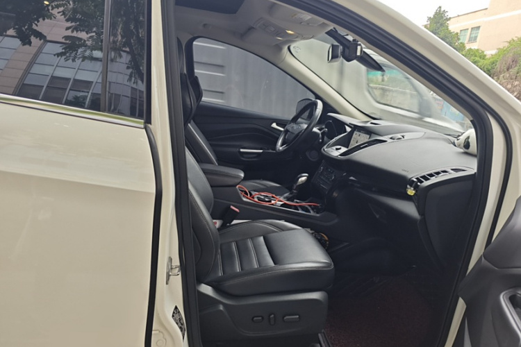 Ford Kuga 2017 #10 Ford Kuga 2017 car image #10