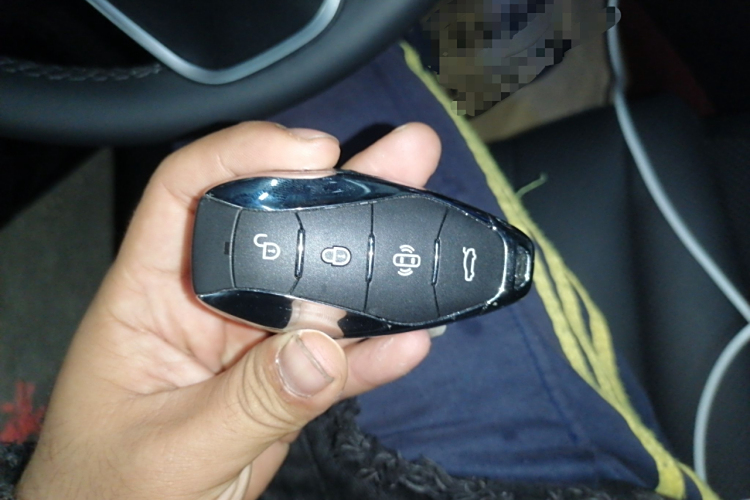 HongQi H5 PHEV 2025 car image #10