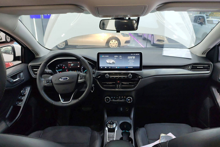 Ford Focus Active 2020 #10 Ford Focus Active 2020 car image #10