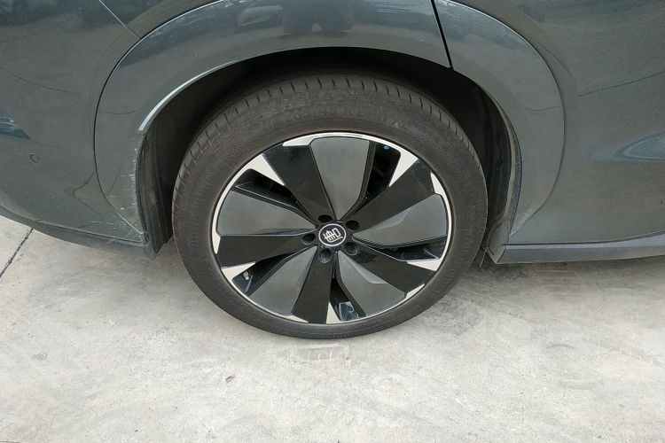 BYD Tang L 2025 immagine di auto #10