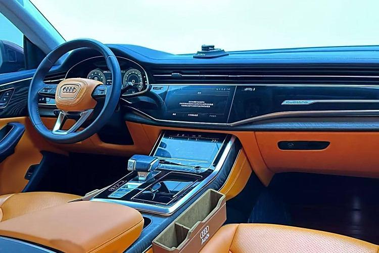 Audi Q8 2021 car image #10