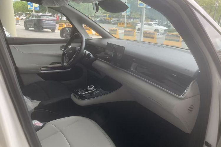 BYD D1 car image #10