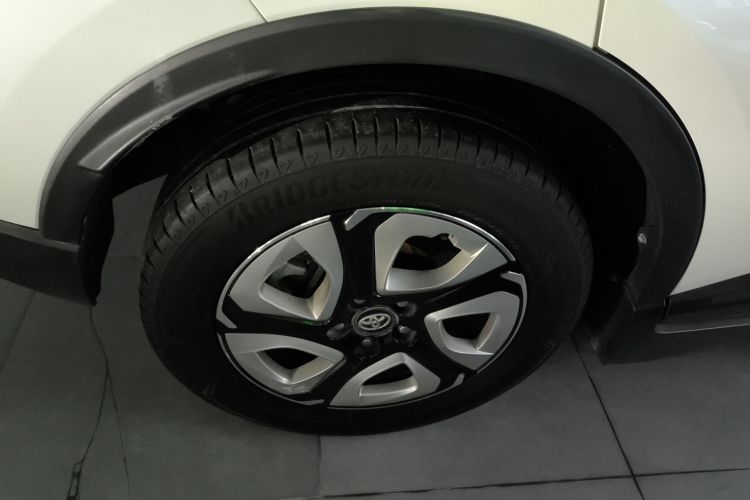 Toyota C-HR EV 2021 immagine di auto #10