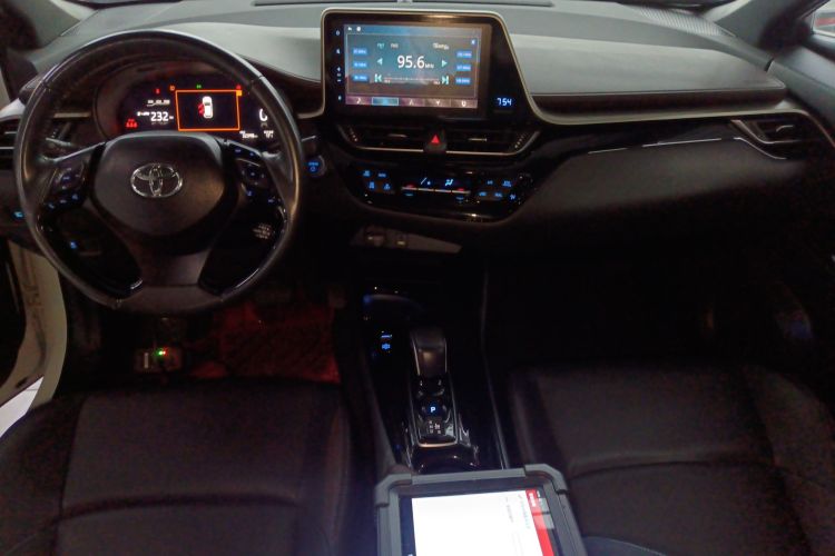 Toyota C-HR EV 2020 #10 Toyota C-HR EV 2020 car image #10