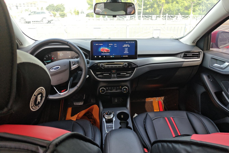 Ford Focus Active 2019 صورة سيارة #10