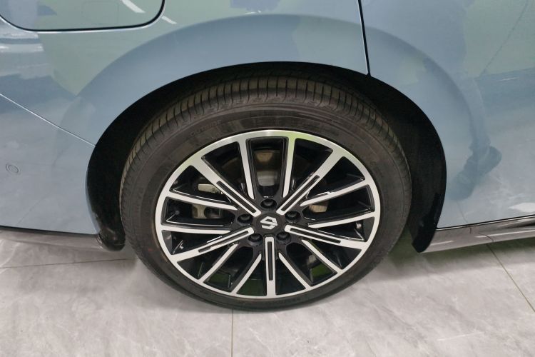 零跑汽车 零跑B01 2025 汽车图片 #10