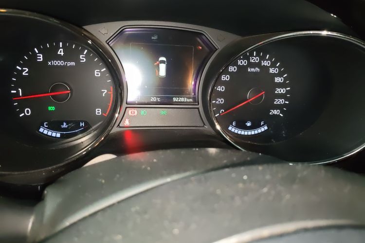 Kia Carnival (Imported) 2016 изображение автомобиля #10