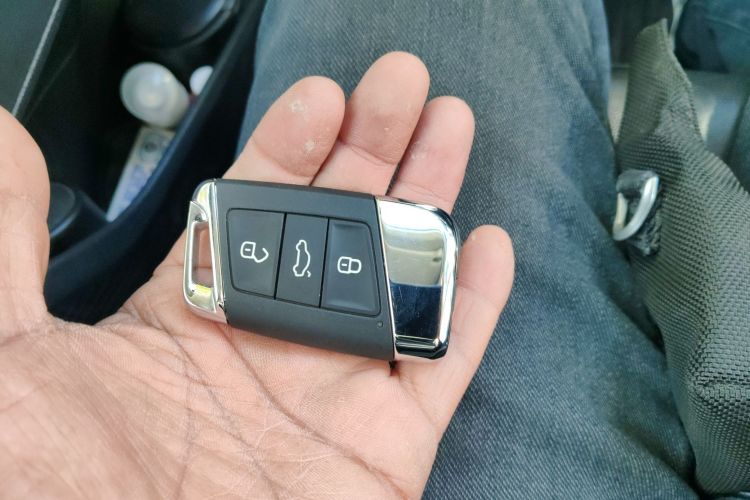 Volkswagen Passat New Energy 2019 #10 Volkswagen Passat New Energy 2019 car image #10