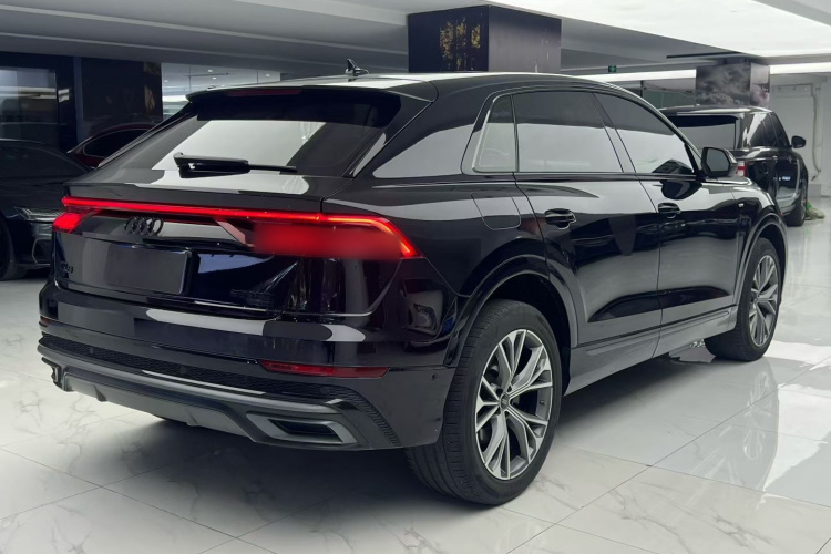 Audi Q8 2021 image de voiture #10