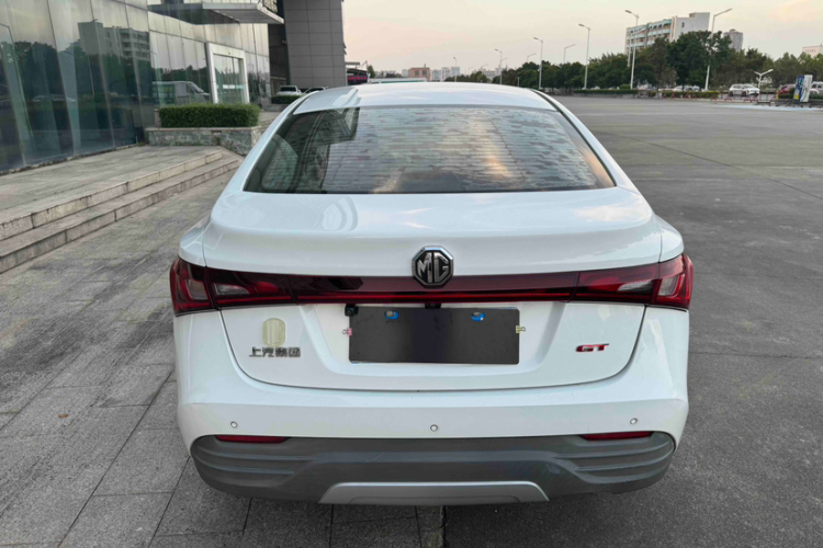 MG GT 2017 car image #10