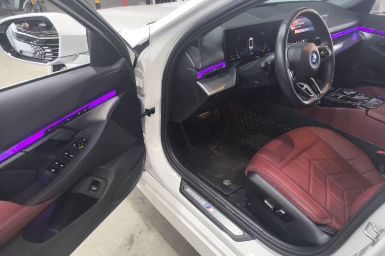 BMW i5 M60 2024 car image #10